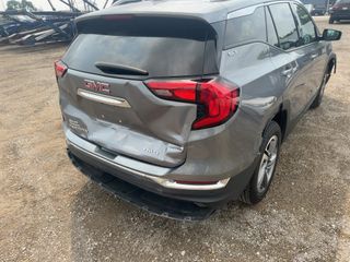 2021 GMC Terrain AWD SLT - Primary Damage Right Image